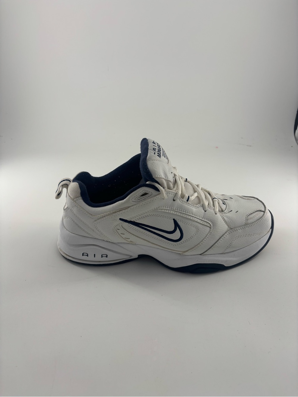 Nike Air Monarch IV Men’s Size 11.5 White Navy Blue Casual Walking Sneakers